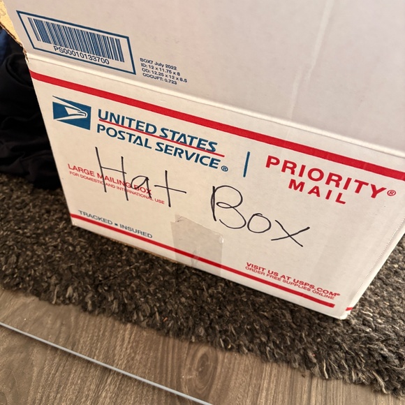 Aritzia Original Contour Muscle Tank White Medium - Picture 4 of 9